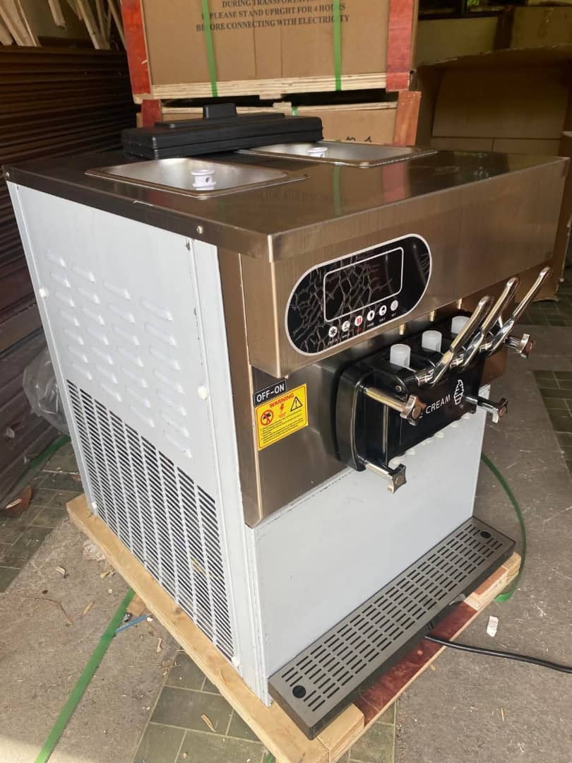 Soft Serve Ice Cream Machine